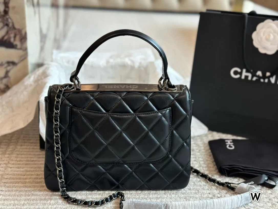 CC1002 Flap Bag with Top Handle / 6.6 × 9.8 × 4.7 in