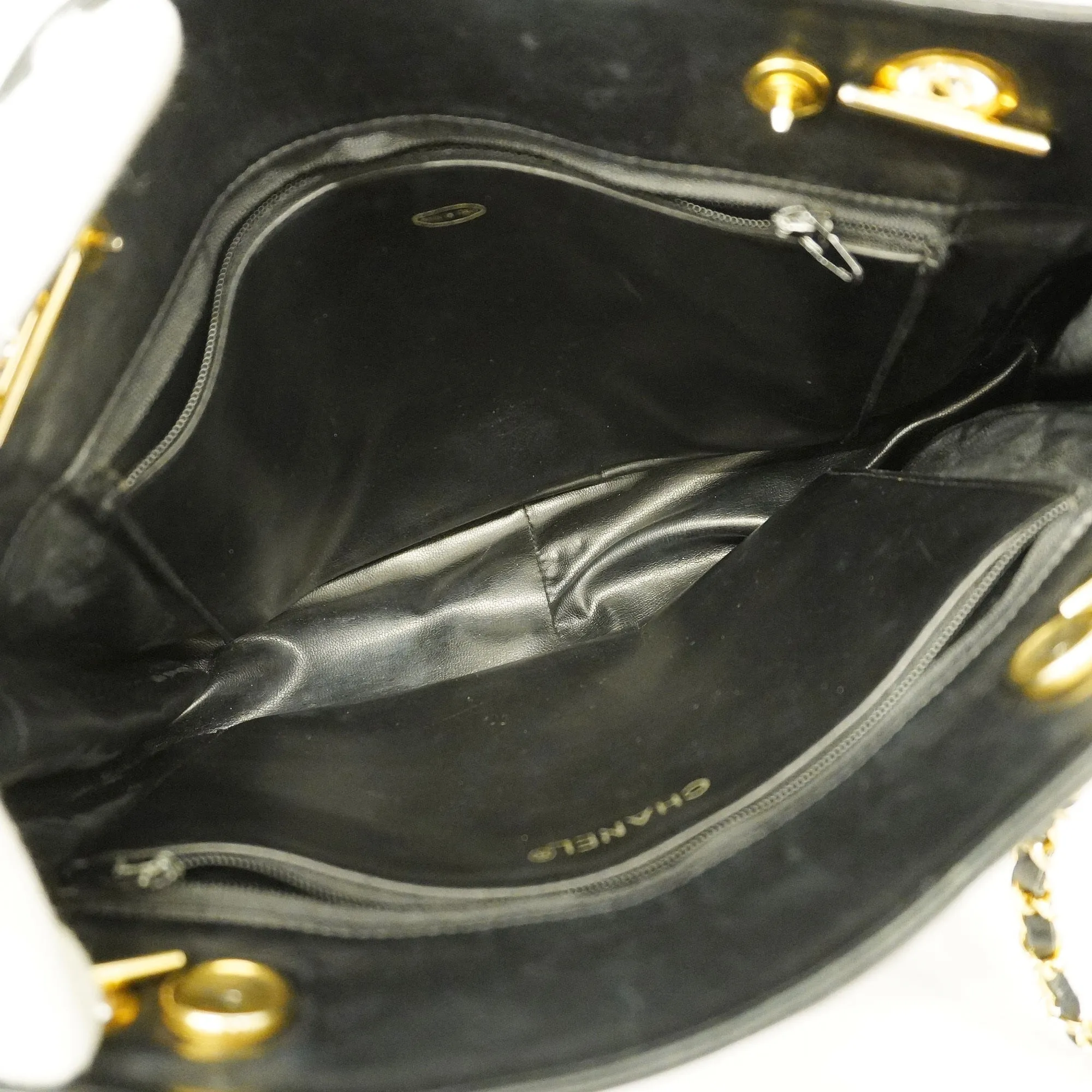 CHANEL  Matelasse Chain Shoulder Leather Shoulder Bag Black