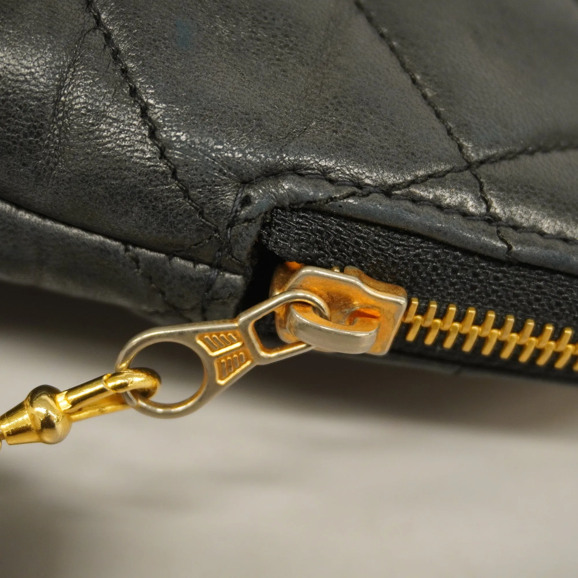 CHANELAuth  Matelasse Chain Shoulder With Fringes Leather Shoulder Bag Black