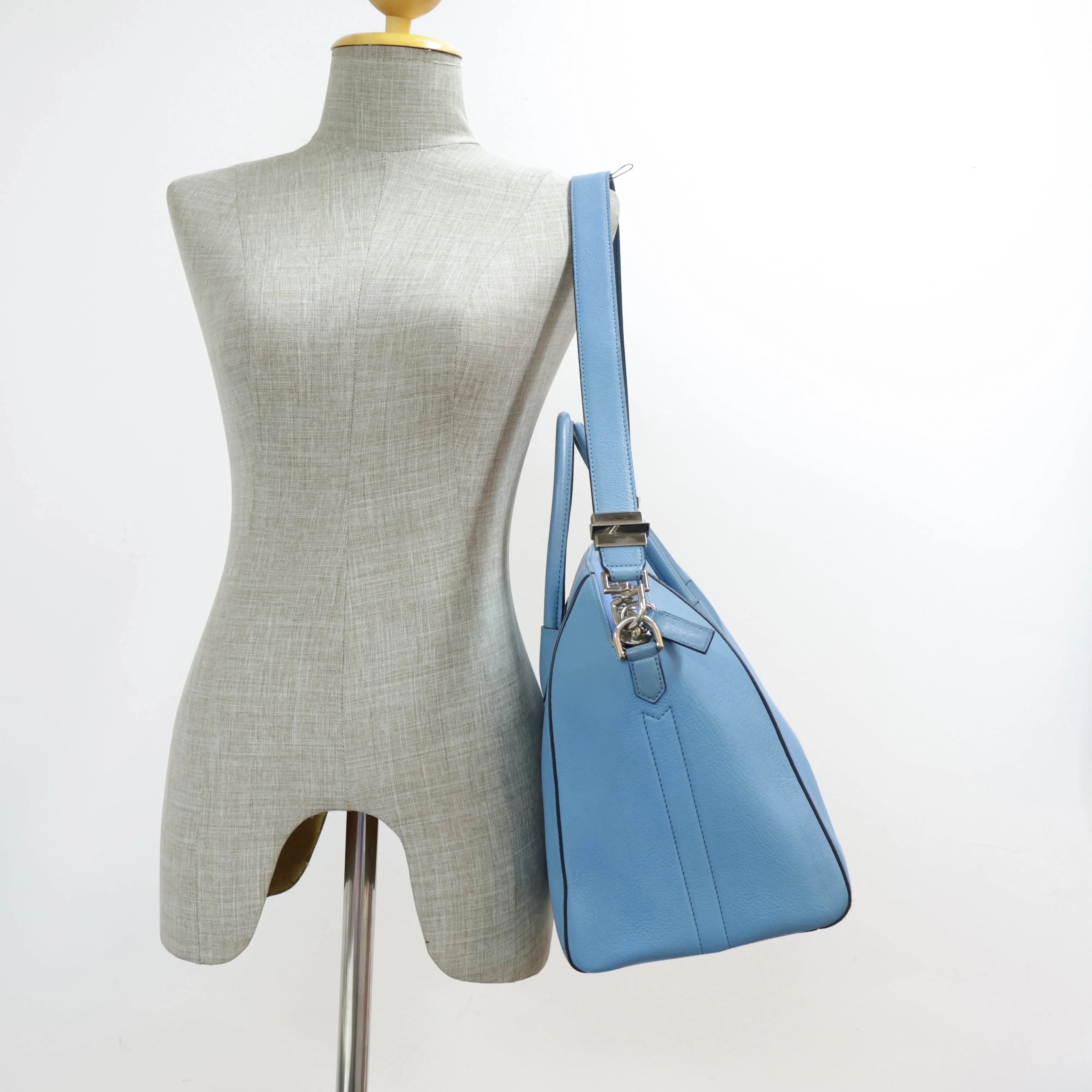 Givenchy Antigona Blue Medium